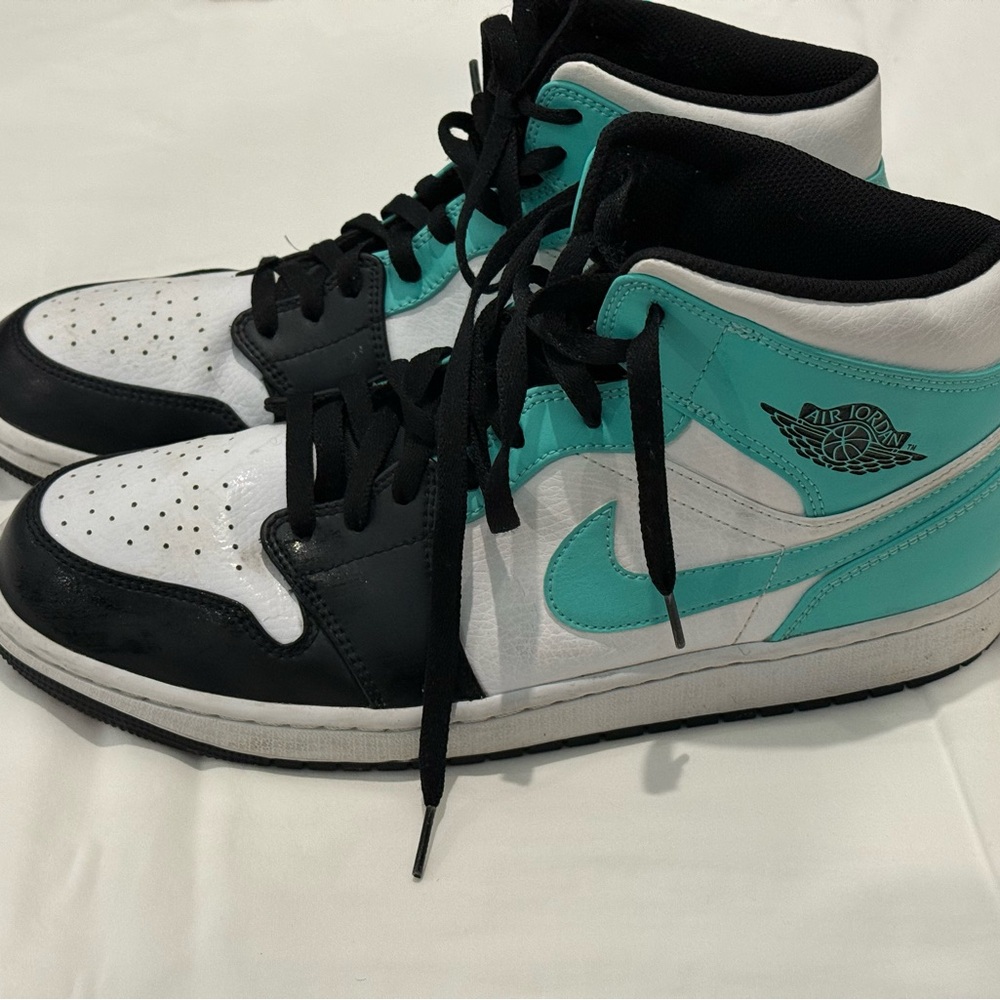 Jordan Green Sneakers